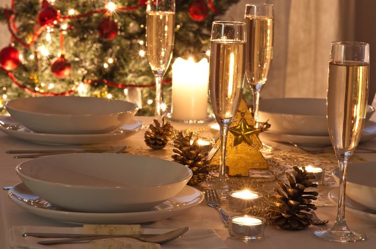 Light Up the Dark: Solstice Dining Room Table Christmas Decor Ideas