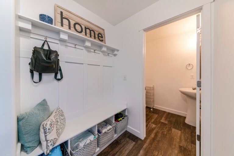 100 Budget Farmhouse Mudroom Entryway Ideas