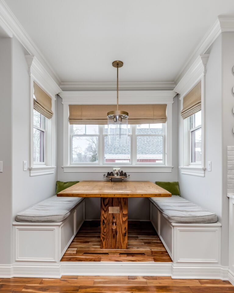 Small Space Magic: Dreamy Farmhouse Window Seat Kitchen Breakfast Nooks