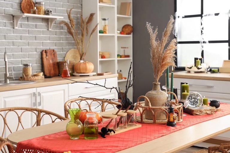The Secret to Modern Halloween Decor That Doesn’t Look Cheap