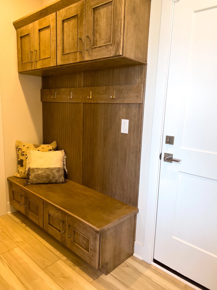 Bet You Didn’t Think of These Small Mudroom Entryway Farmhouse Details!