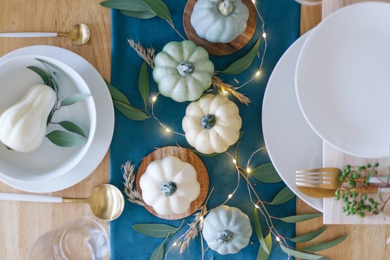 Simple Thanksgiving Table Decor: Small Table Ideas Under $30