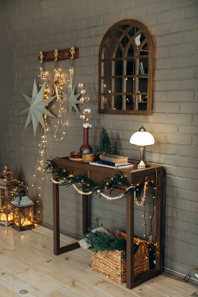 50 Cozy Ideas for Christmas Hallway Decorations