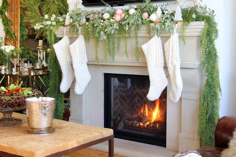 Neutral Christmas Mantel Decor Ideas